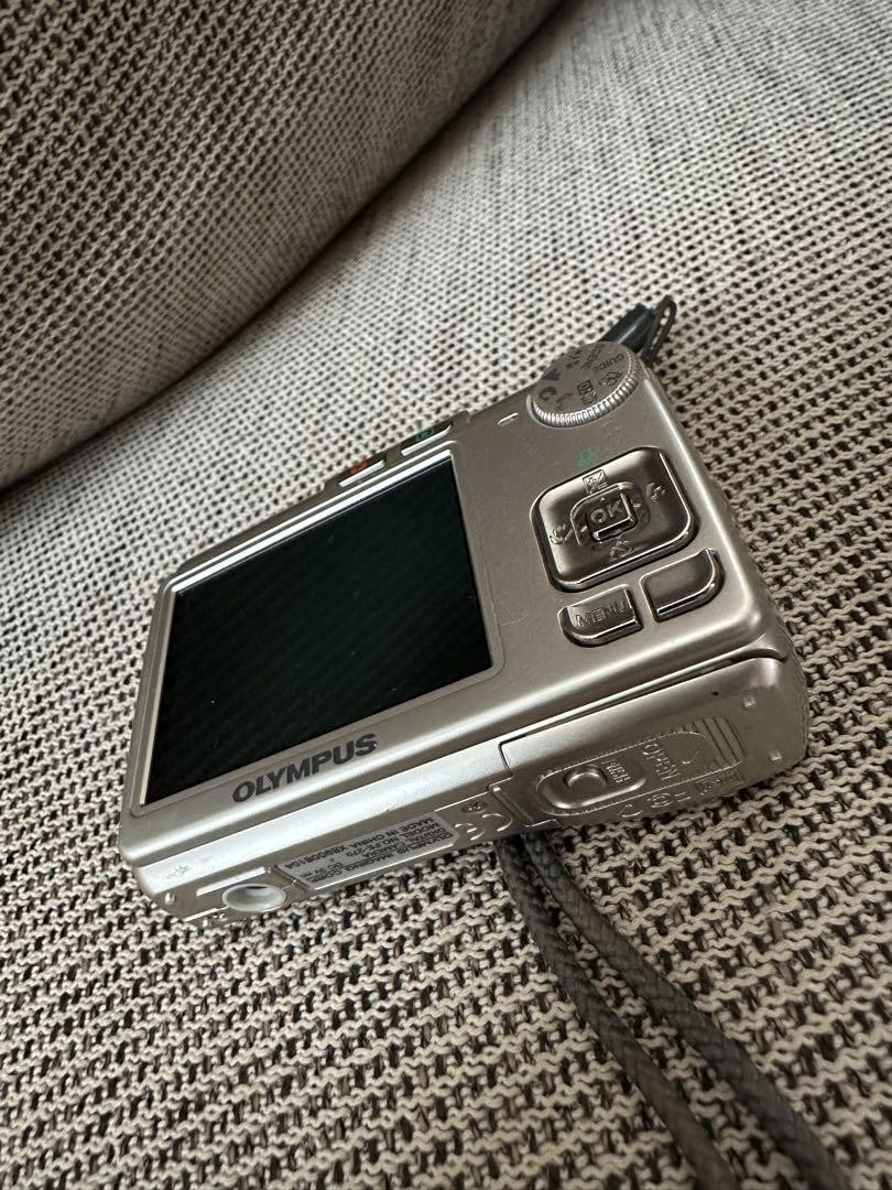 Olympus FE-270 7.1MP Compact Digital Camera 3x Optical Zoom LCD