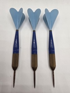 Vintage Dorwin Brass Darts Set - Made In England - Blue With White Case