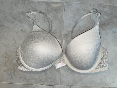 Woman s Victoria s Secret T-shirt Wear Everywhere Lightly Lined 34B Bra