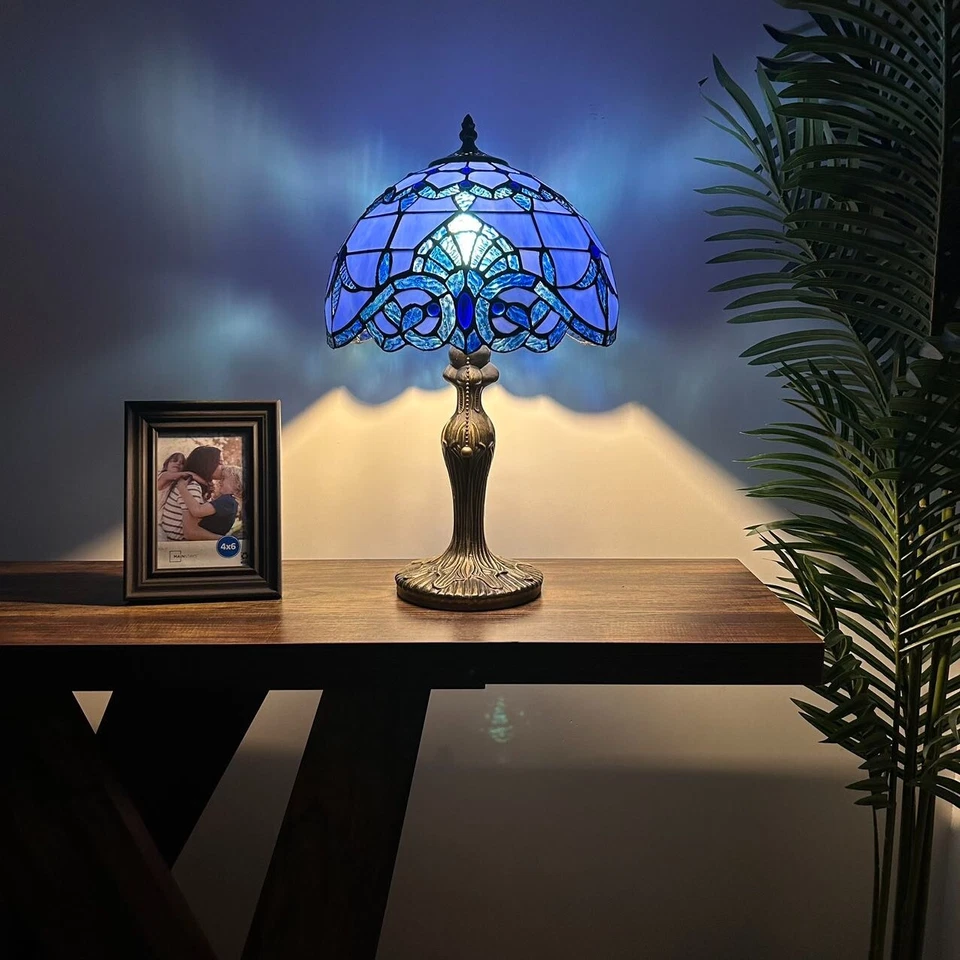 "Lámpara de mesa estilo Tiffany vitral azul estilo barroco bombilla LED incluida 19""H" Foto 2 de 4