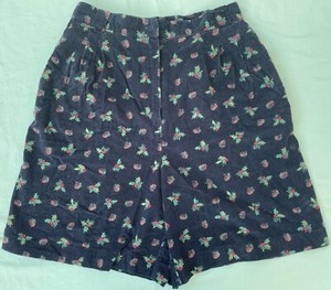 BLACK SHORTS WITH HOLLY & BERRIES, PINECONES - Corduroy, Size 12 - 28½ Wx 20 L