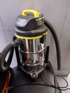 STANLEY 4.0 Peak HP Corded Wet/Dry Bagless Canister Vac w/ Hose Black/Yellow