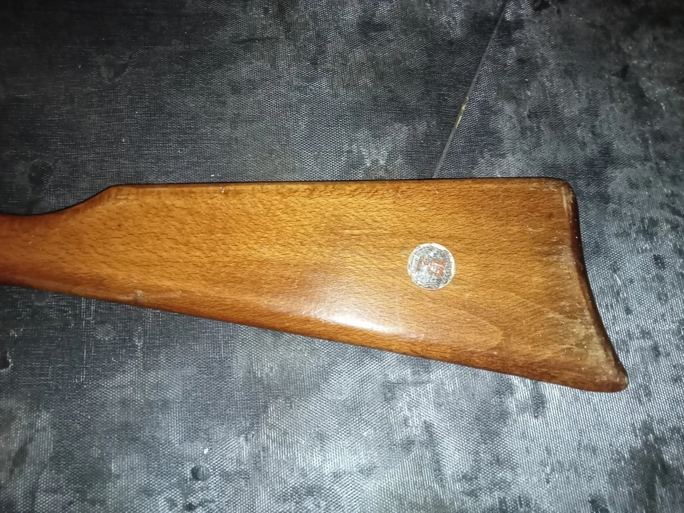 Jouet ancien Carabine à fléchettes - bois et métal - étiquette NS - fonctionnel - Photo 2/4