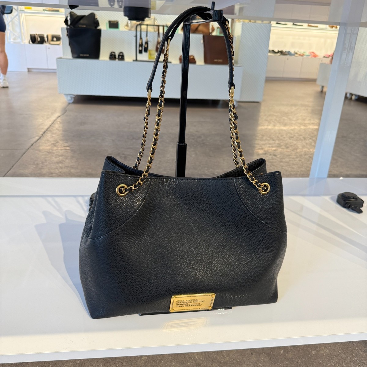 Marc Jacob The Large Plaza Tote Pebbled Leather 4F5HTT020H01 Black