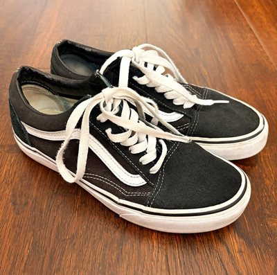 VANS Old Skool Black/White Low Top Lace-Up Skate Sneakers Rubber Sole