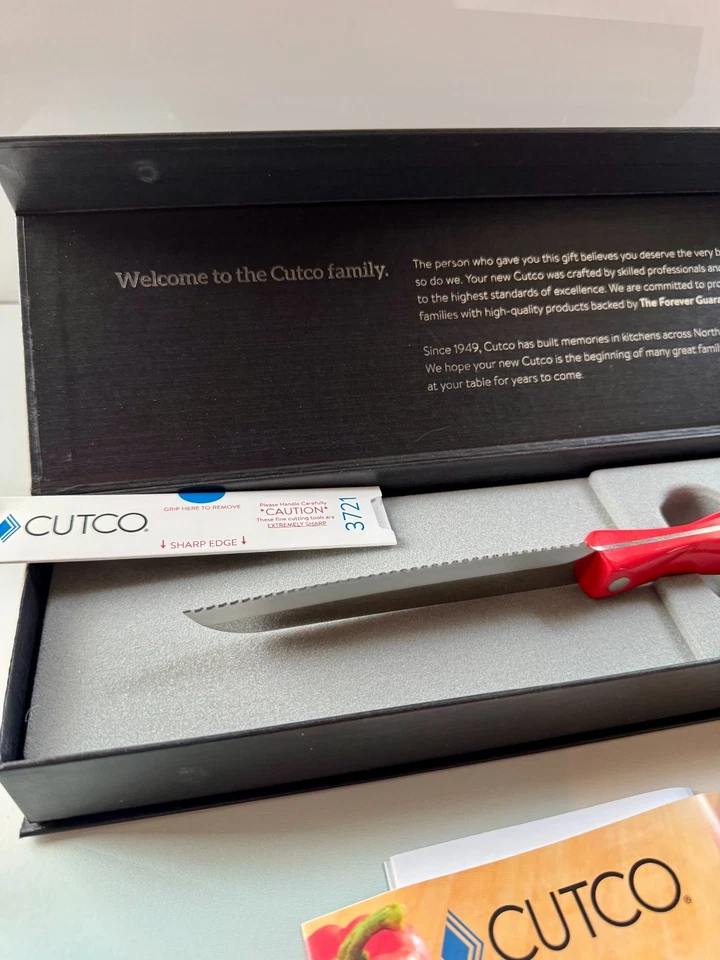 Cutco 3721 Santoku Style Trimmer Red Handle – New in Box – Free USA Shipping - Image 4 of 4