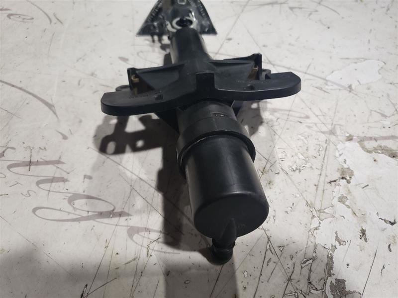 Maserati Quattroporte 03-08 Headlight Washer Motor Right OEM 04 05 06 07 