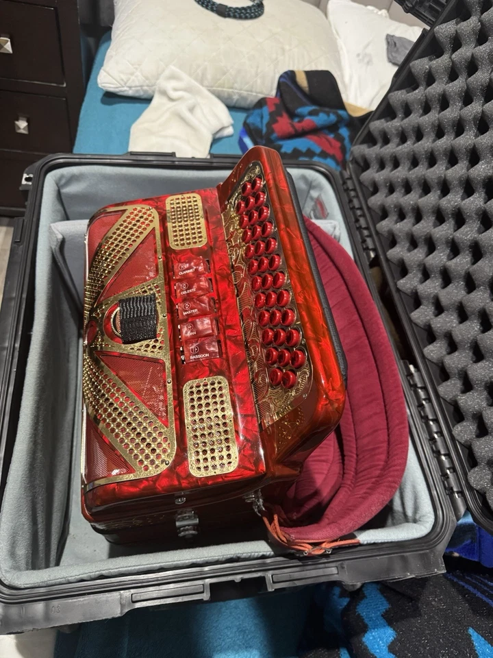 Acordeón Gabbanelli Como Nuevo Realmente No Tiene Mucho Uso Tono FA 5 Registros Foto 4 de 4