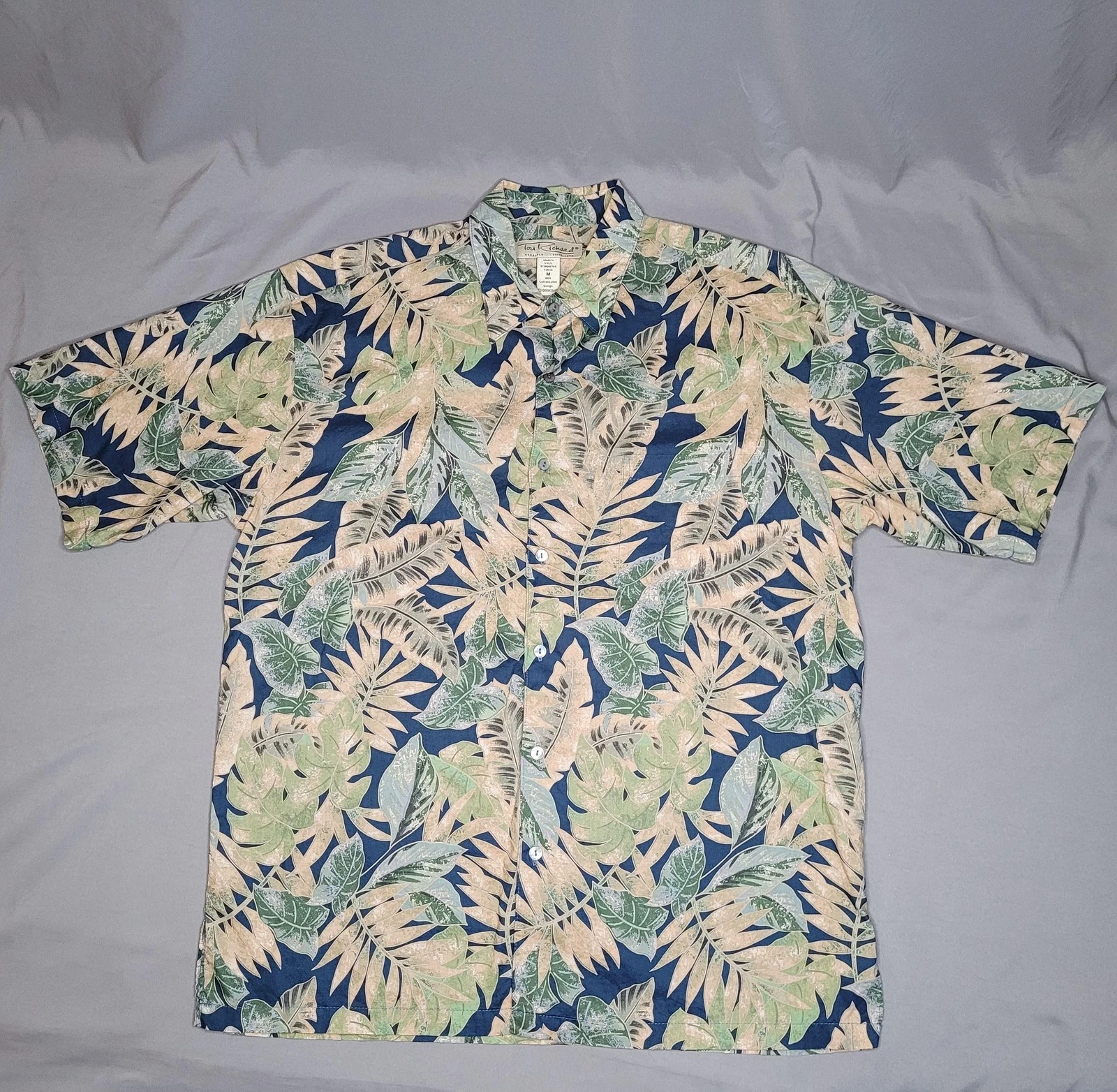 Tori Richard Shirt Mens Medium Hawaiian Button Up Leaf Print Casual Resort Aloha