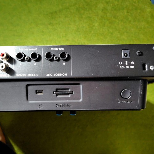 ​TASCAM DP-32SD Digital Portastudio 32-Spur SD/SDHC Recorder mit Effekten - Bild 4 von 8