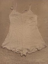 New Love    Cameron LA White Strappy Sleeve Tie Back Short Romper Size Small