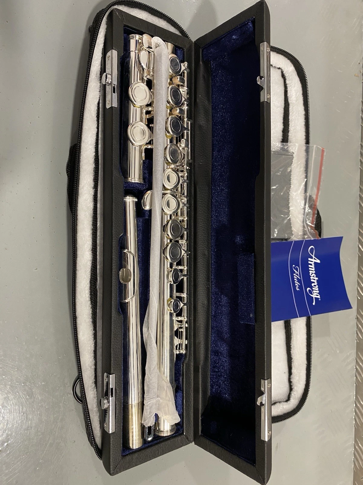 Armstrong FL650ED Beginner Flute With Case Used Once In Box 8