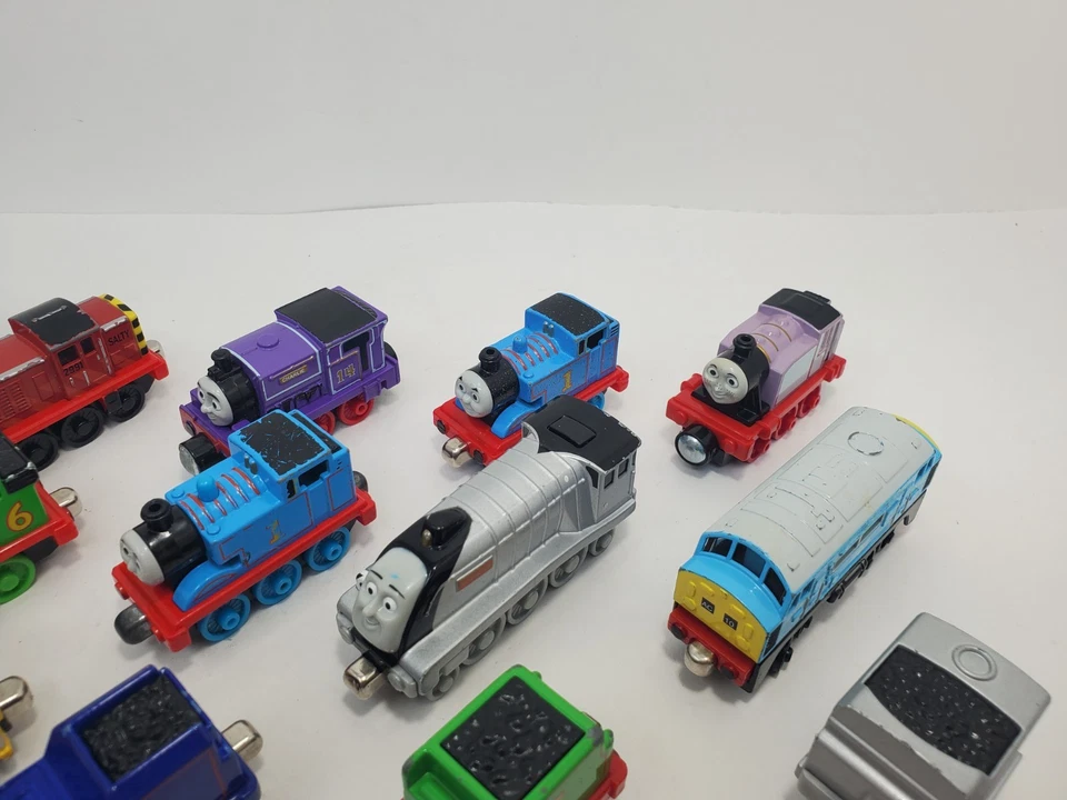 Thomas & Friends поезд двигатель литые и металлические магнитные поезда лот из 20 игрушек - Изображение 3 из 4