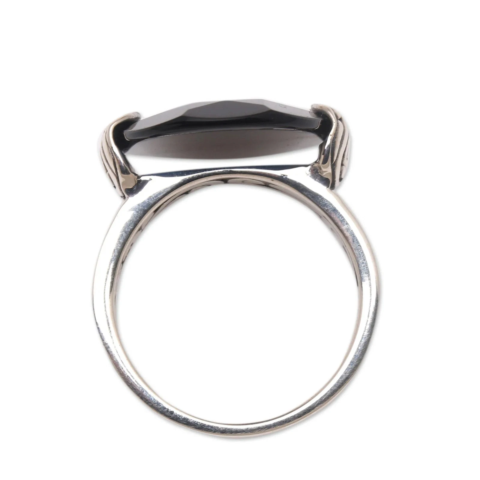 Onyx cocktail ring, 'Mysterious Oval' - product detail image 3