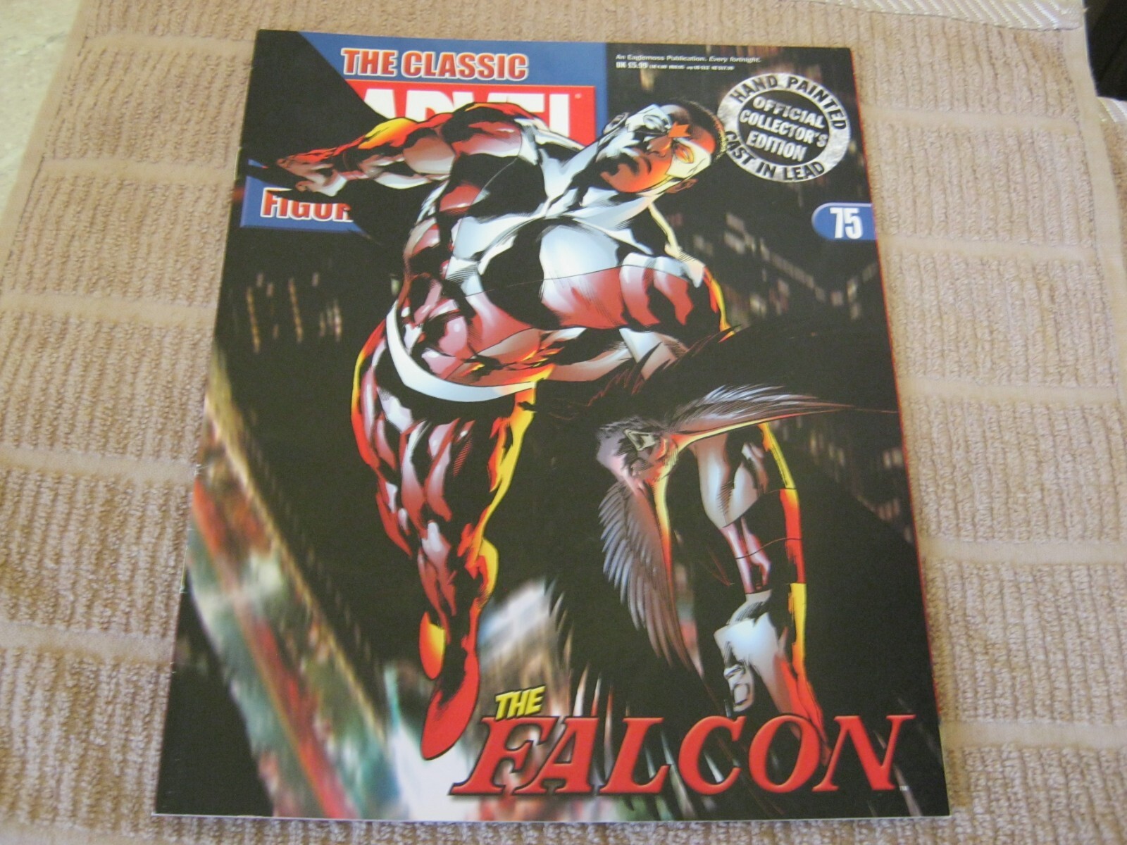 Marvel lead Figurine Falcon No. 75 with comic Classic figurine