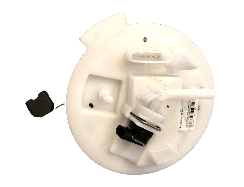 GENUINE OEM 2017-2020 MERCEDES C300 C43 GLC300 GLC43 FUEL PUMP 2054704900 - USED - Image 3 of 4