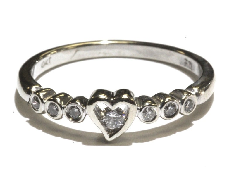 14k white gold .11ct round diamond heart promise engagement ring 1.9g 6.75