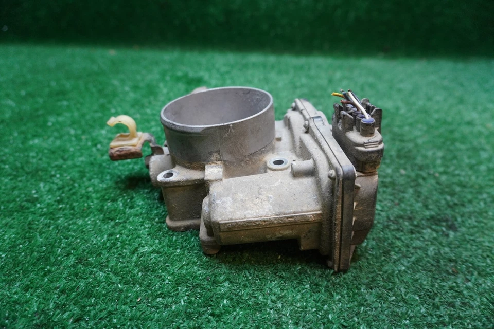 Toyota RAV4 2010 2,4 L carrocería del acelerador OEM 2203036010 Foto 3 de 4