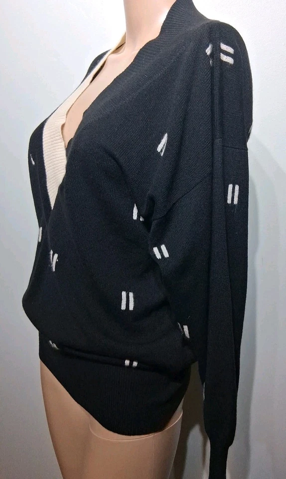 Gianni Versace Women's Vtg Black White Cashmere Sweater Size IT 40 - Image 3 of 4