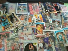 Boîte Mystère NBA Premium (lot 350 cartes dont 1 carte patch + 3 boosters)