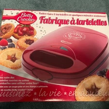 Betty Crocker Mini Pie Factory Maker Baking New In Box