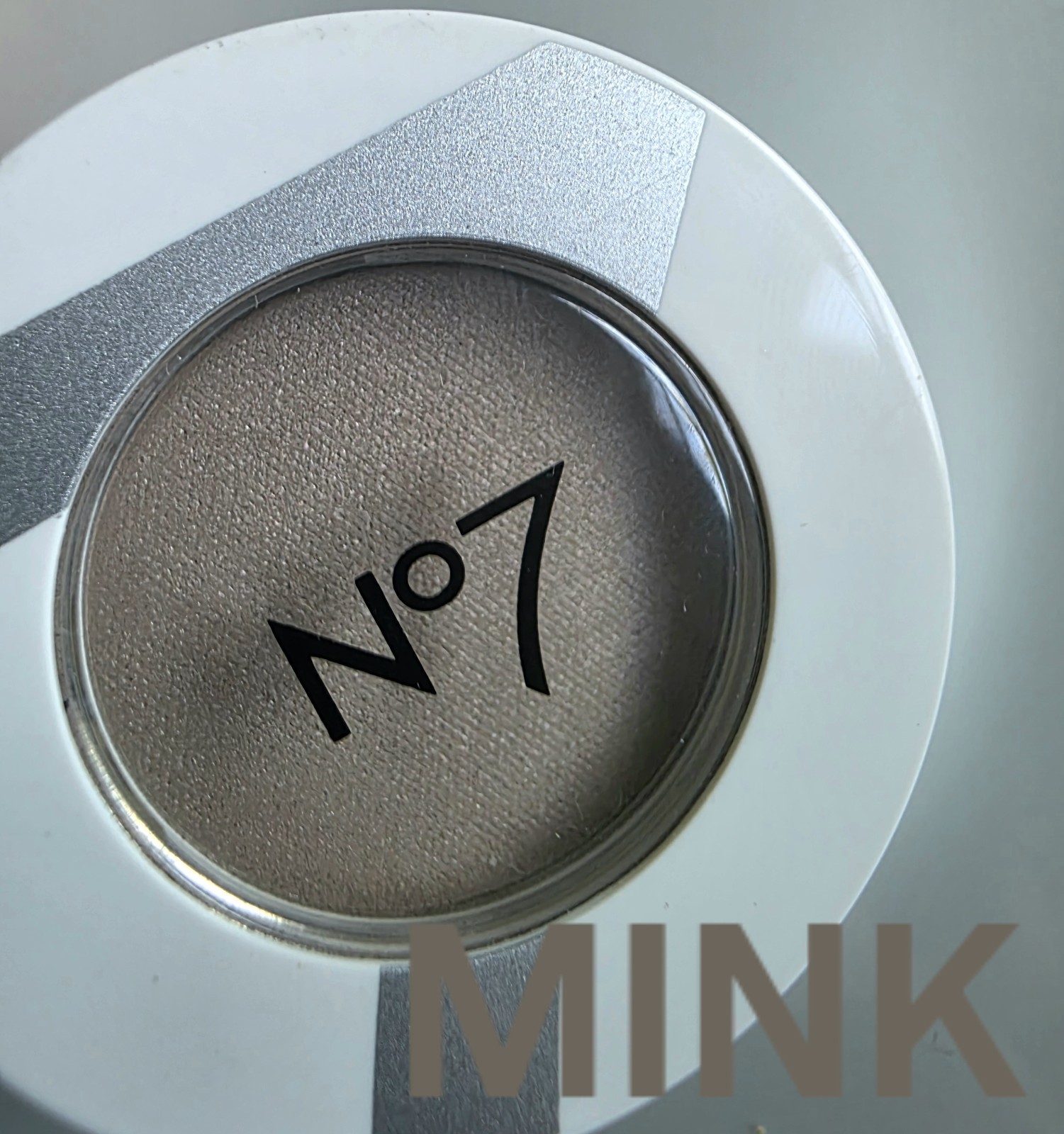 Boots No 7  Eyeshadow SHADE MINK new Discontinued