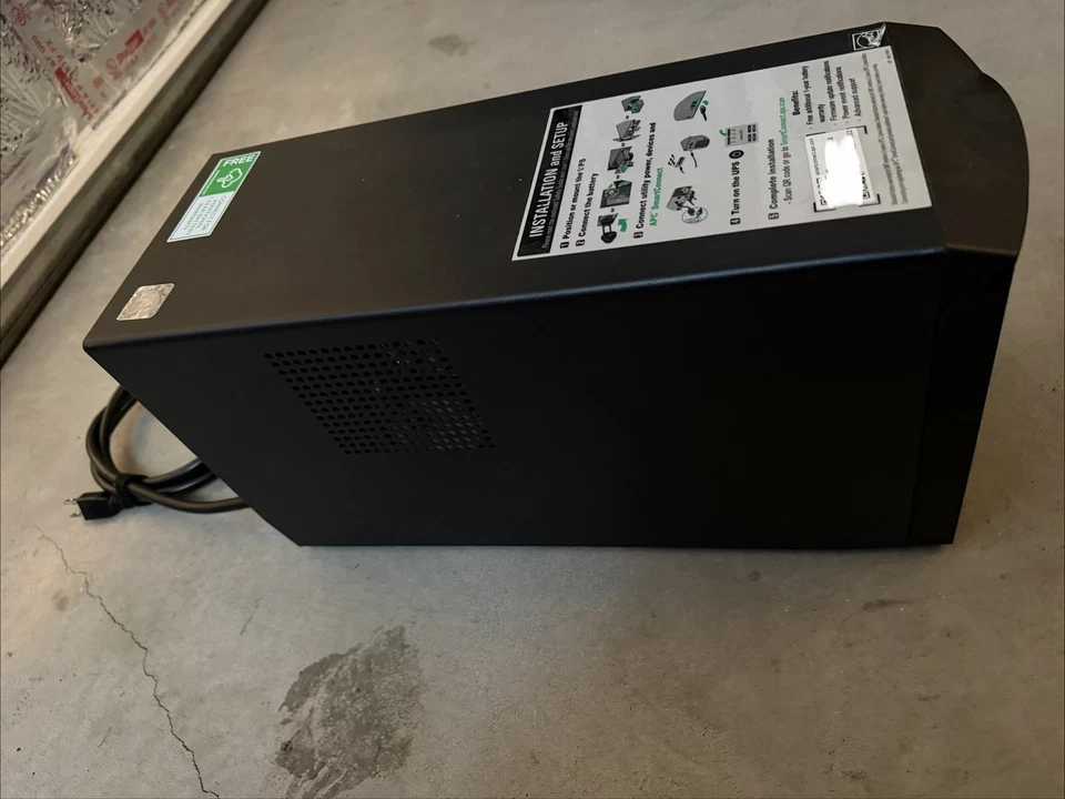 APC Smart-Ups SMT1000C 1000VA/700W 120V 8-Outlet UPS - Image 3 of 4
