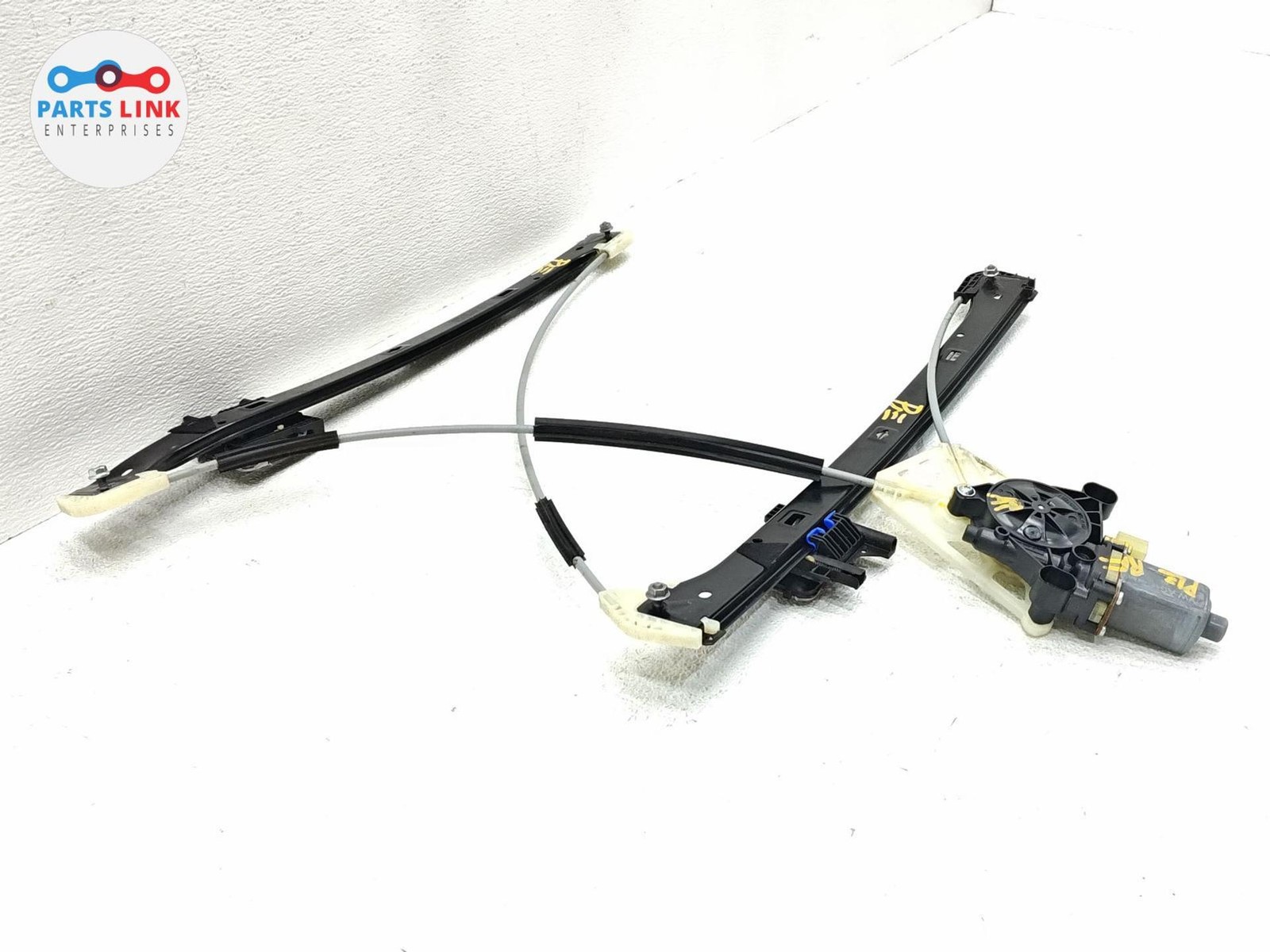 Bentley Bentayga Speed 2017-2020 Front Right Window regulator