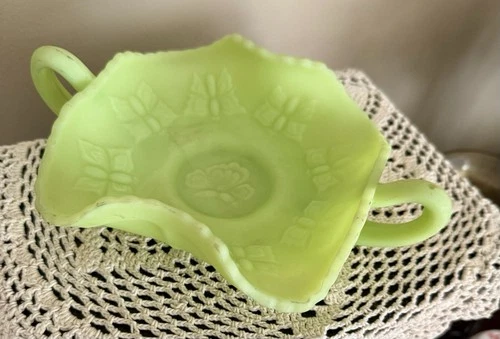 Fenton Uranium Lime Green Vaseline Vintage Glass Butterflies BonBon Custard Dish