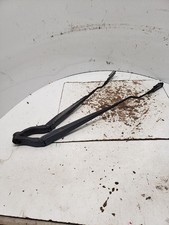 2007 Saturn Does Not Apply Wiper Arm Set 22873374 1402033
