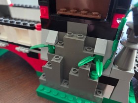 Lego 6089 Stone Tower Bridge - Complete Set - Includes Instructions