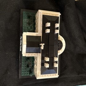 LEGO ARCHITECTURE The White House 21006 No Box Or Instructions -4 Pieces Dusty