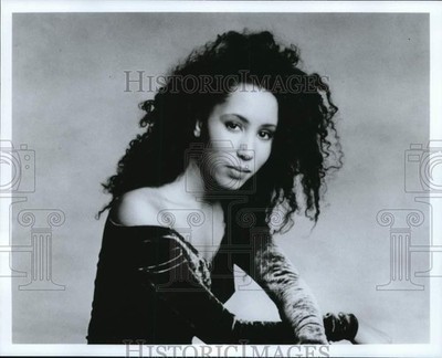 1991 Press Photo Singer Titiyo - pip11172