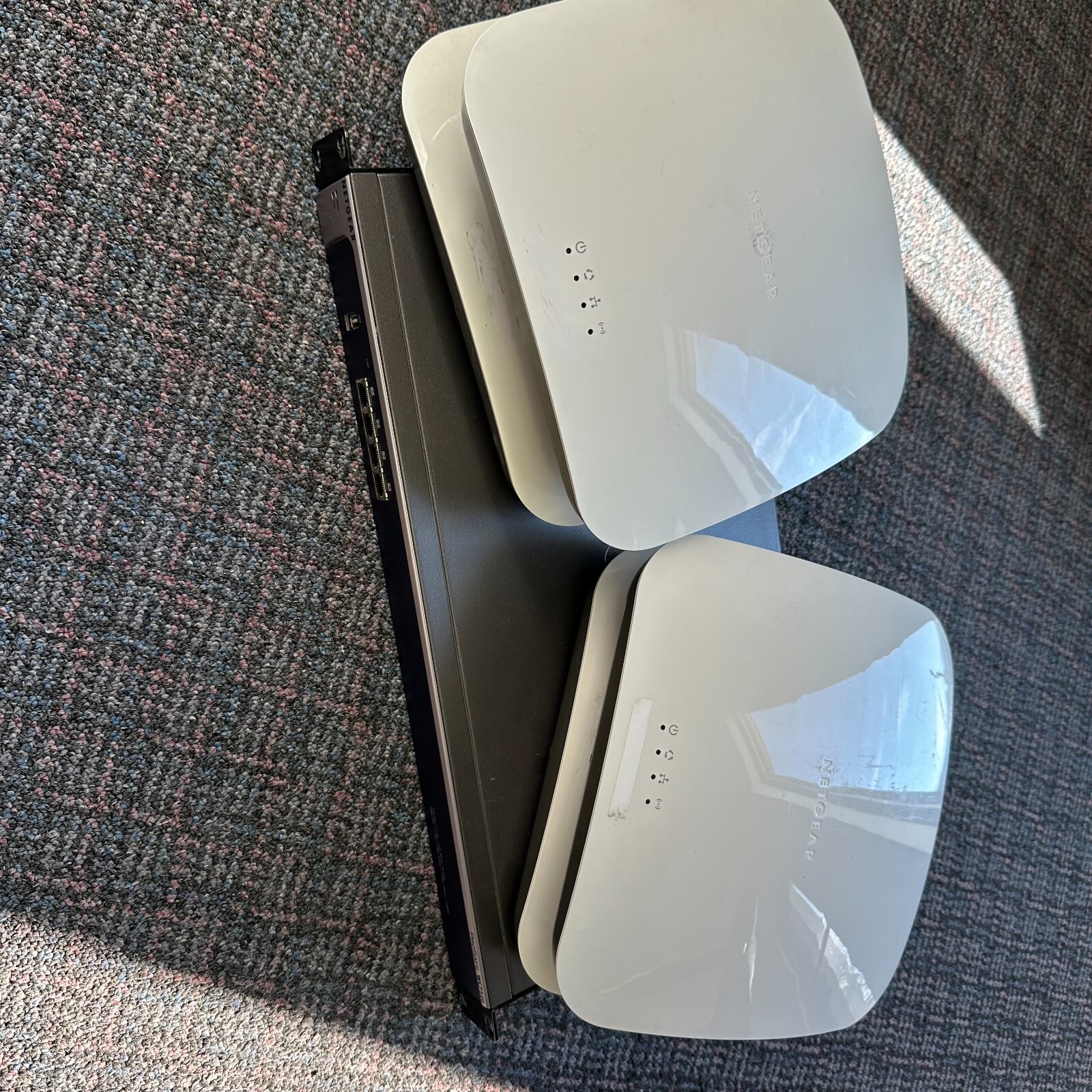 NETGEAR - Prosafe WNAP320 Router/Controller and 4 Access point routers ...