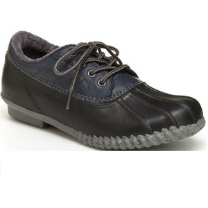 duck boots shoe station