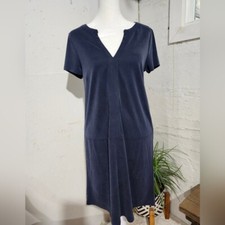Tahari Navy Blue Shirt Dress. Size XS. Pretty detailing, quality woven fabric.