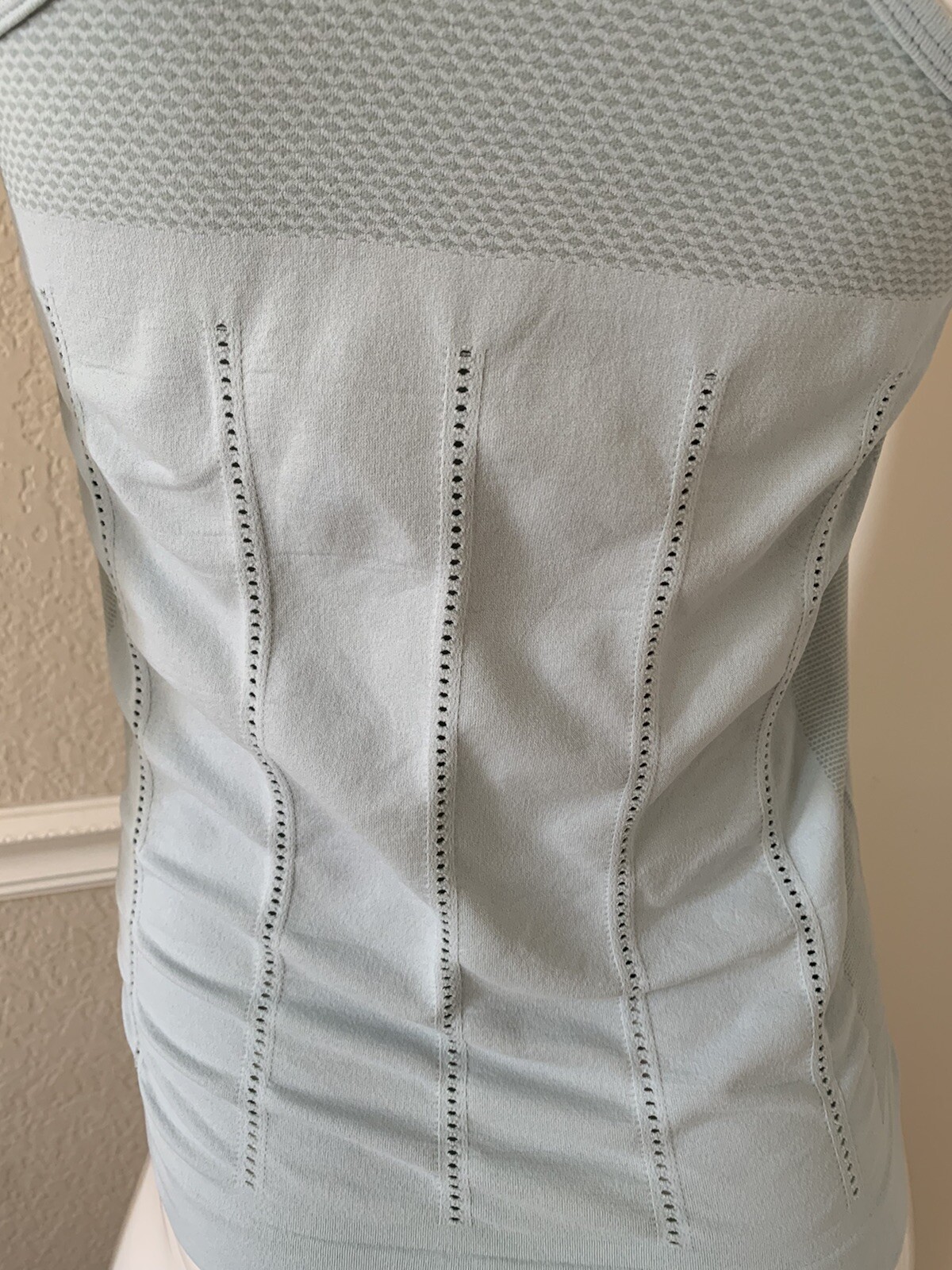 FABLETICS Light Mint Green Seamless Laser Cut Rac… - image 5