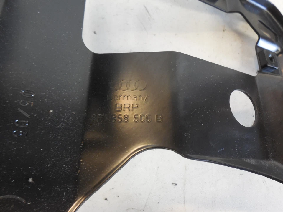 06-13 Audi A3 Quattro 8P Right Side Dashboard Panel Mount Bracket 8P1858506B - Image 3 of 4