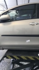 Porte avant et accessoires Toyota YARIS