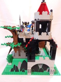 LEGO System Fire Breathing Fortress 6082 In 1993 Used Retired Complete