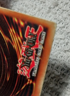 Yu-gi-oh NM Blue-Eyes White Dragon SDK-001 Ultra Unlimited (WAVY