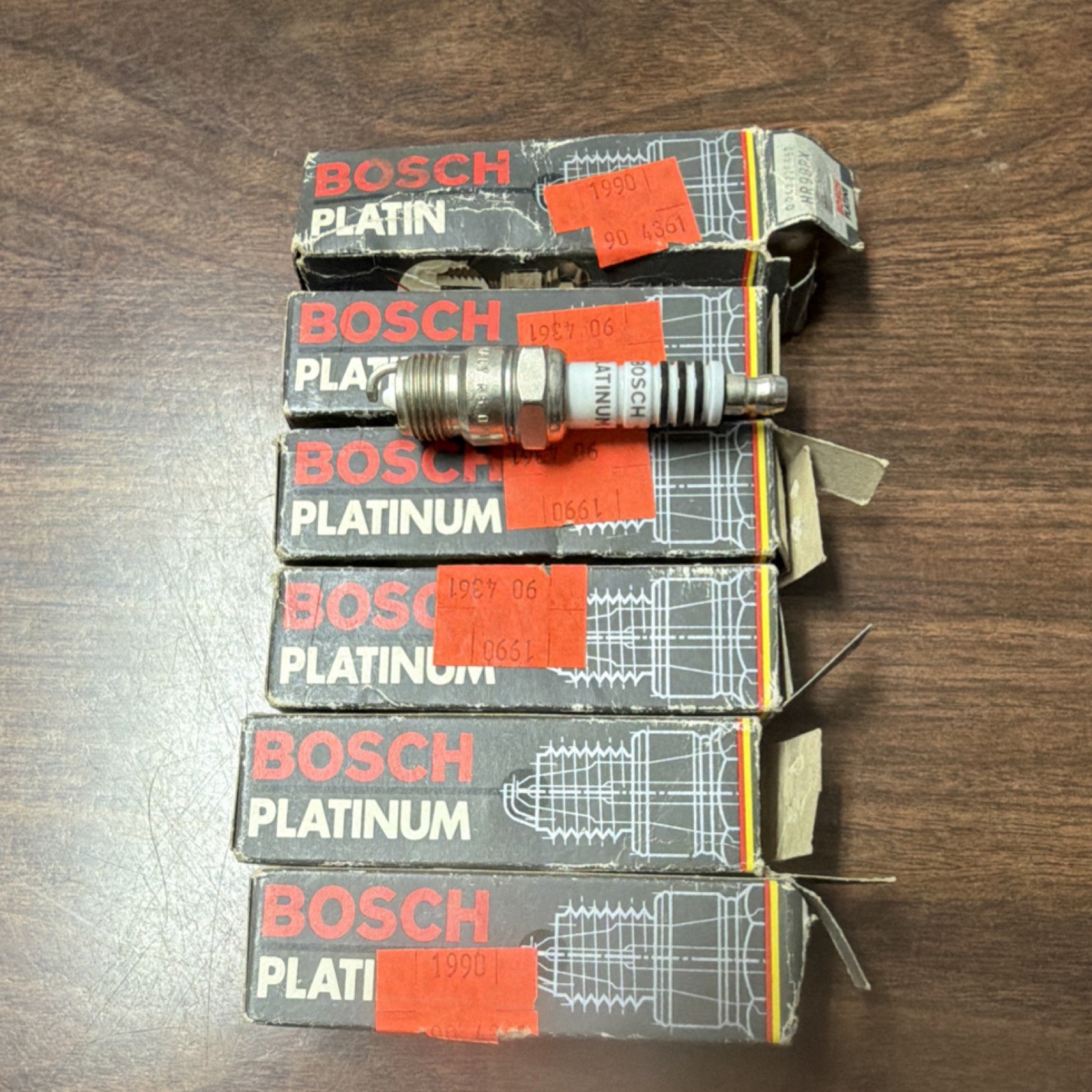 Bosch Platinum Plugs HR9BPX. Set Of Six