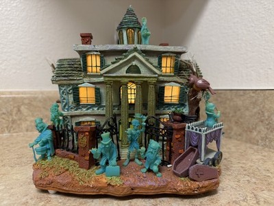 VTG Disney Village Haunted Mansion Light-Up House Hitchhiking Ghost. 2003 