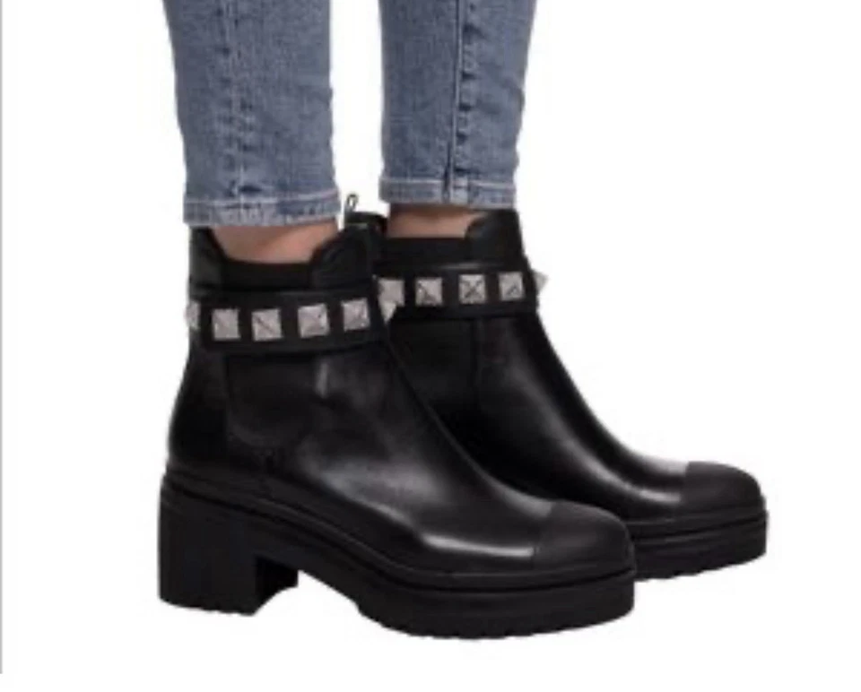 Botas Michael Kors Glenn de cuero negro con tachuelas talla 6 Foto 2 de 4