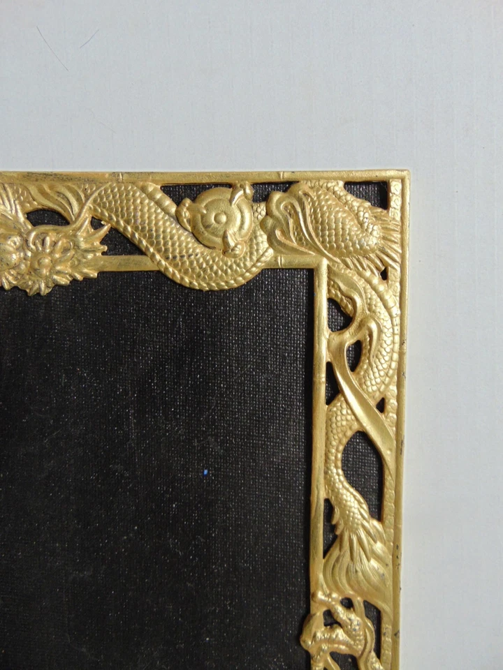 ANTIQUE JAPANESE GILDED DRAGONS PHOTO FRAME - Image 2 of 4