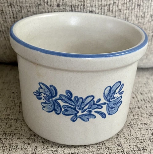 Vintage Pfaltzgraff Yorktowne Ramekin Crock
