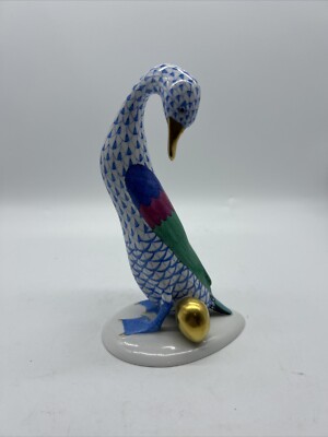 Herend Fishnet BLUE Goose with Golden Egg Excellent Condition - Hungary 7 1/2 