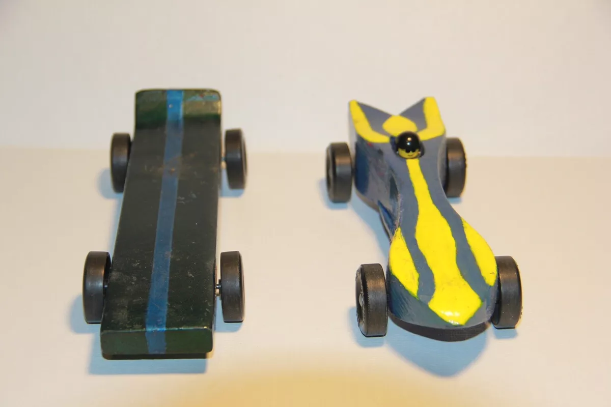 Interesting Vintage Pinewood Derby Cars Lot Of 2