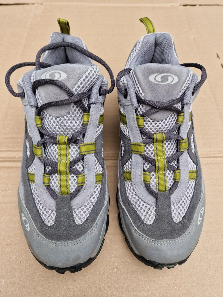 Salomon Damen Sport/Wanderschuhe. Gr.38 Farbe Grau mit schwarze Sole.