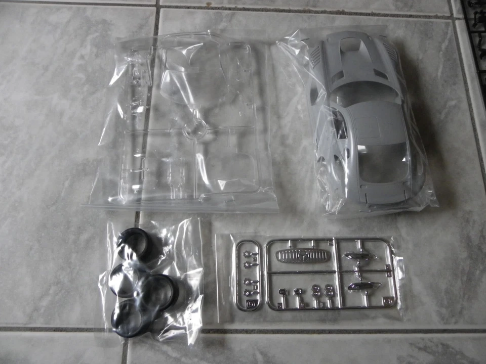 Tamiya 1/24 Mercedes-AMG GT3 + decals 24 Heures de SPA 2022 - Photo 4/4